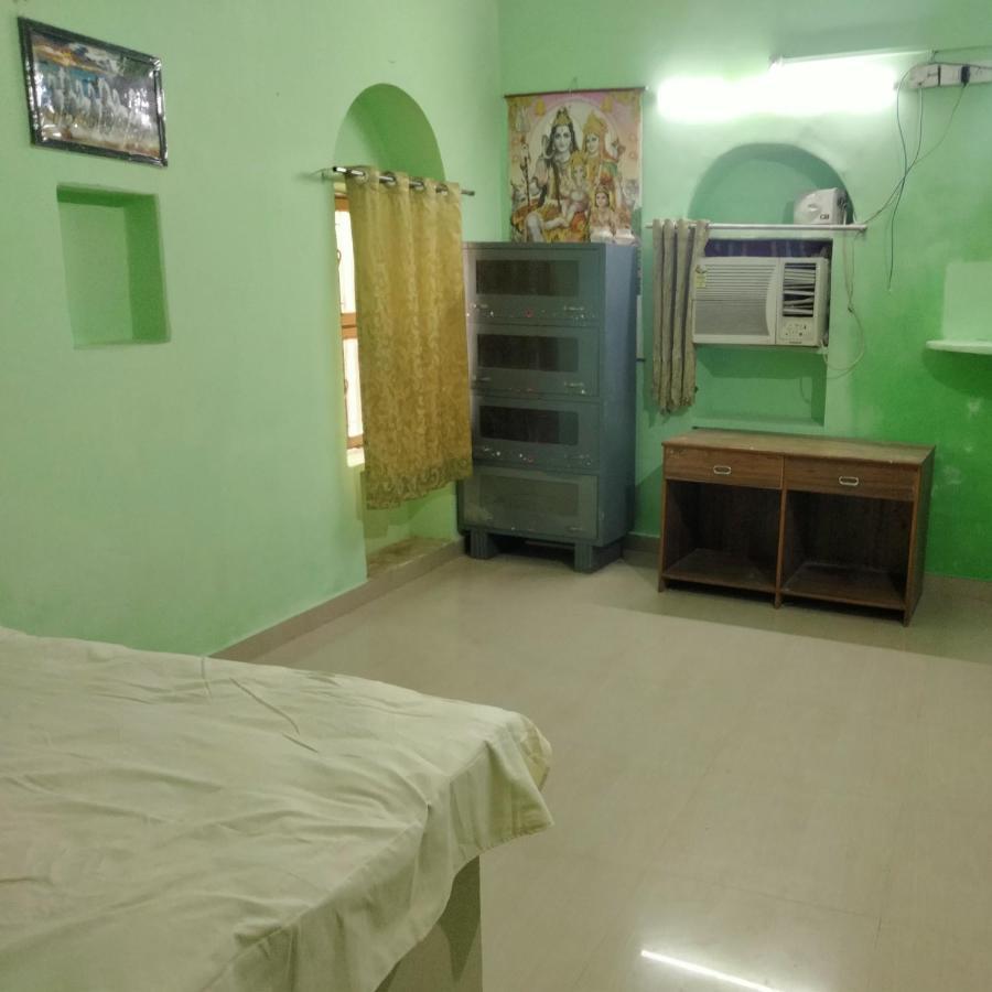 Shri Swami Sheetal Das Akhada B1-88 Assi , Near Pushkar Talab,Varanasi, Ashram Dharmshala Hotel Exterior photo