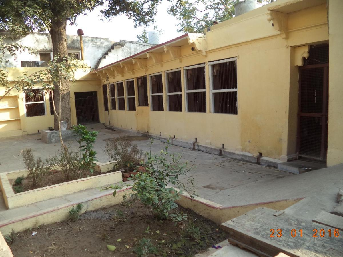 Shri Swami Sheetal Das Akhada B1-88 Assi , Near Pushkar Talab,Varanasi, Ashram Dharmshala Hotel Exterior photo