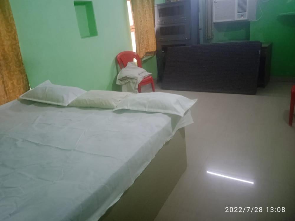 Shri Swami Sheetal Das Akhada B1-88 Assi , Near Pushkar Talab,Varanasi, Ashram Dharmshala Hotel Exterior photo