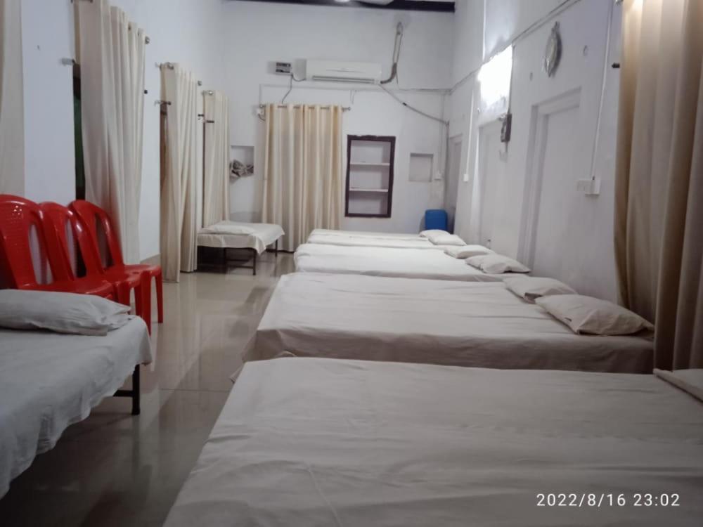 Shri Swami Sheetal Das Akhada B1-88 Assi , Near Pushkar Talab,Varanasi, Ashram Dharmshala Hotel Exterior photo