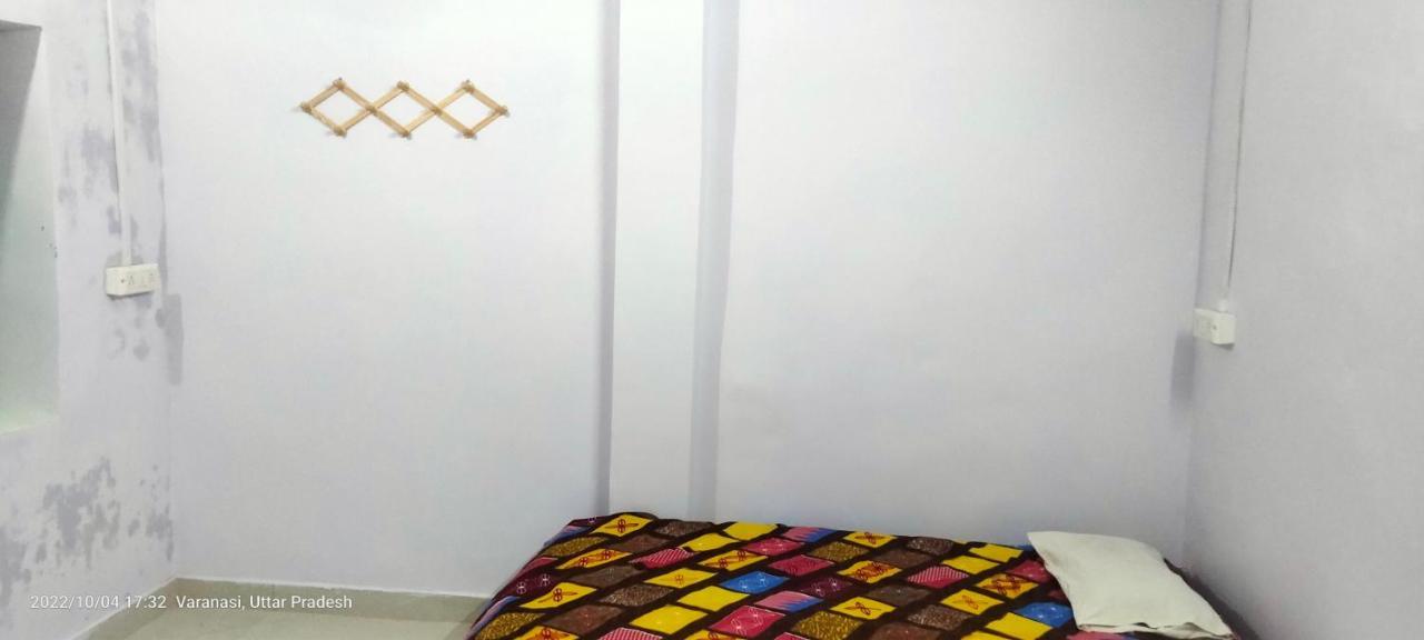 Shri Swami Sheetal Das Akhada B1-88 Assi , Near Pushkar Talab,Varanasi, Ashram Dharmshala Hotel Exterior photo