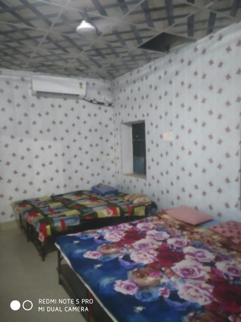 Shri Swami Sheetal Das Akhada B1-88 Assi , Near Pushkar Talab,Varanasi, Ashram Dharmshala Hotel Exterior photo