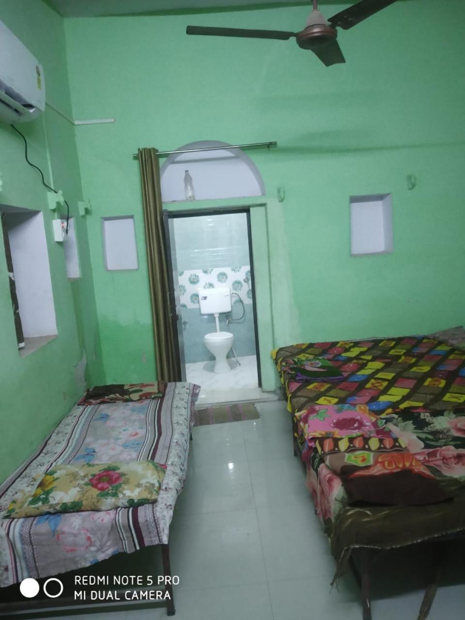 Shri Swami Sheetal Das Akhada B1-88 Assi , Near Pushkar Talab,Varanasi, Ashram Dharmshala Hotel Exterior photo